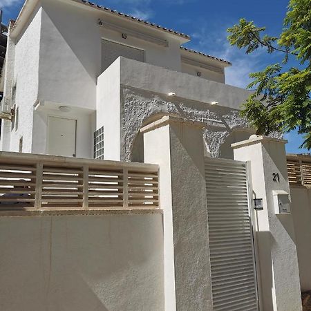 Casa Mya Con Terreno Privado Y Parking Compartido - A 800M De Playa Poniente Villa Benidorm Eksteriør billede